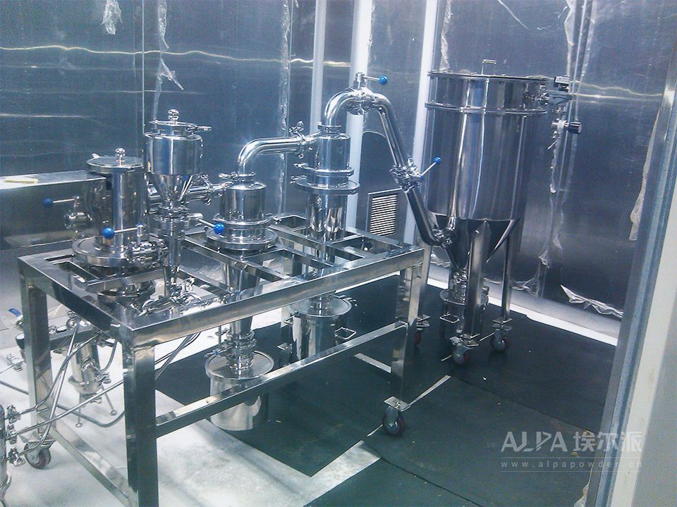 实验室三合一<a href=//hrhkm.com/chanpin/27.html target=_blank class=infotextkey>气流粉碎机</a>