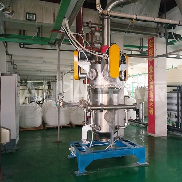 <a href=//hrhkm.com/chanpin/27.html target=_blank class=infotextkey>气流粉碎机</a>现场图